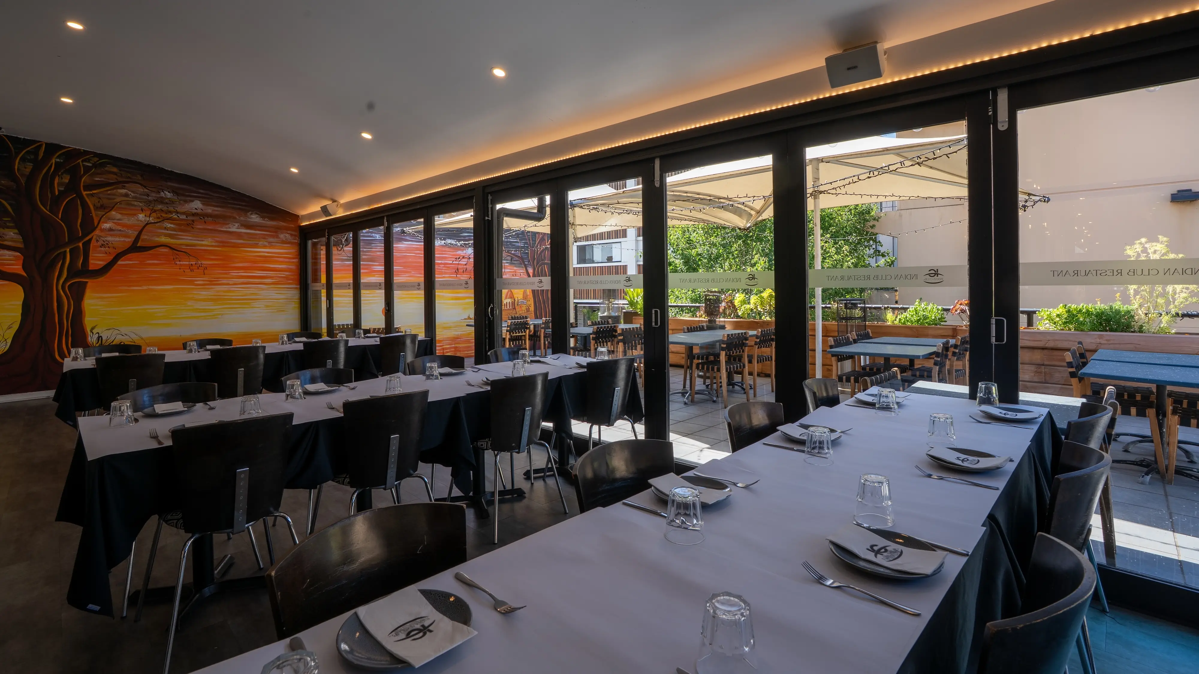 Private space with three rows of tables