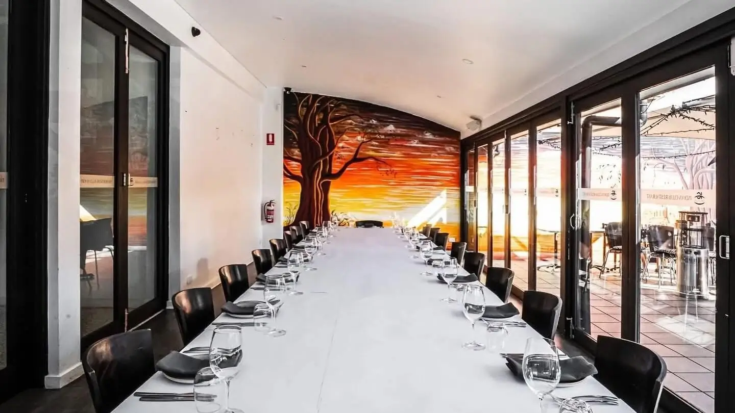 Private space with one large table